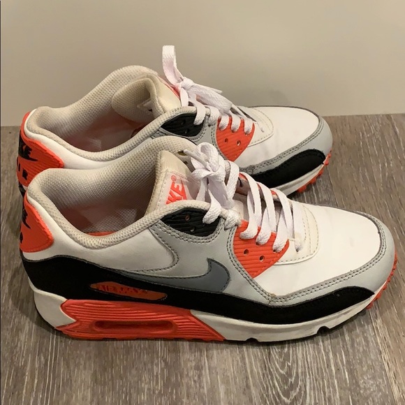 Nike boys size 4.5 - Picture 2 of 6